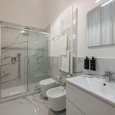 Apartment Royal - Centro Cadorna Milan