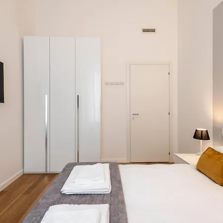 Royal - Centro Cadorna Apartment *
