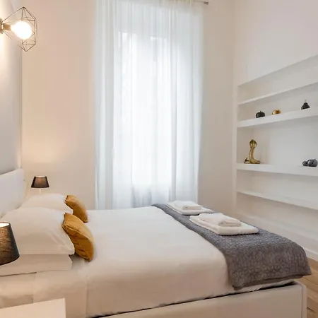 Royal - Centro Cadorna Apartment