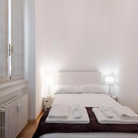 Apartment Royal - Centro Cadorna Milan