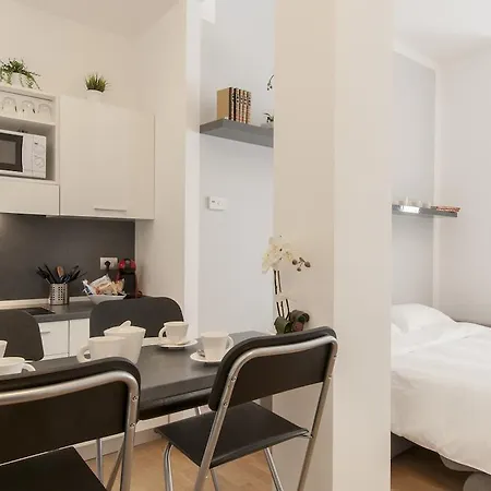 Apartment Royal - Centro Cadorna Milan